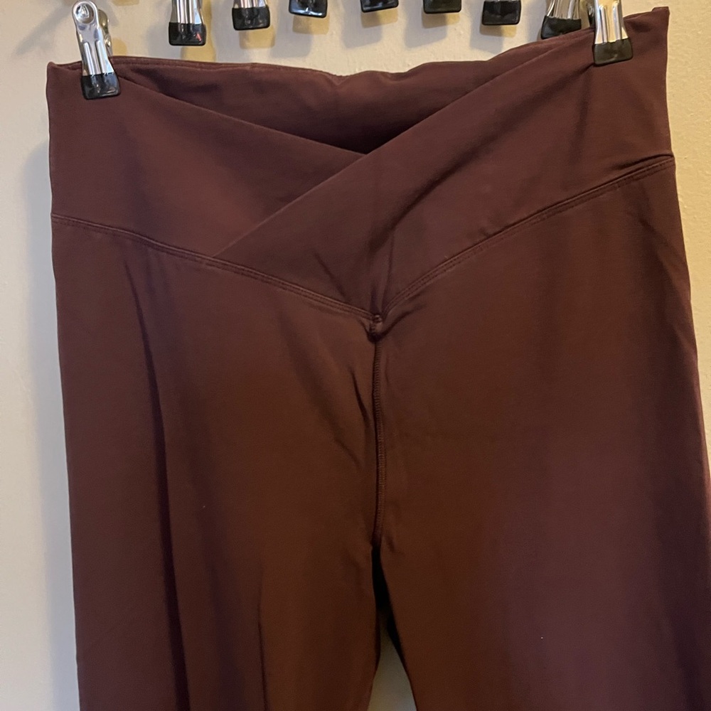 PINK Victoria's Secret Plum Leggings